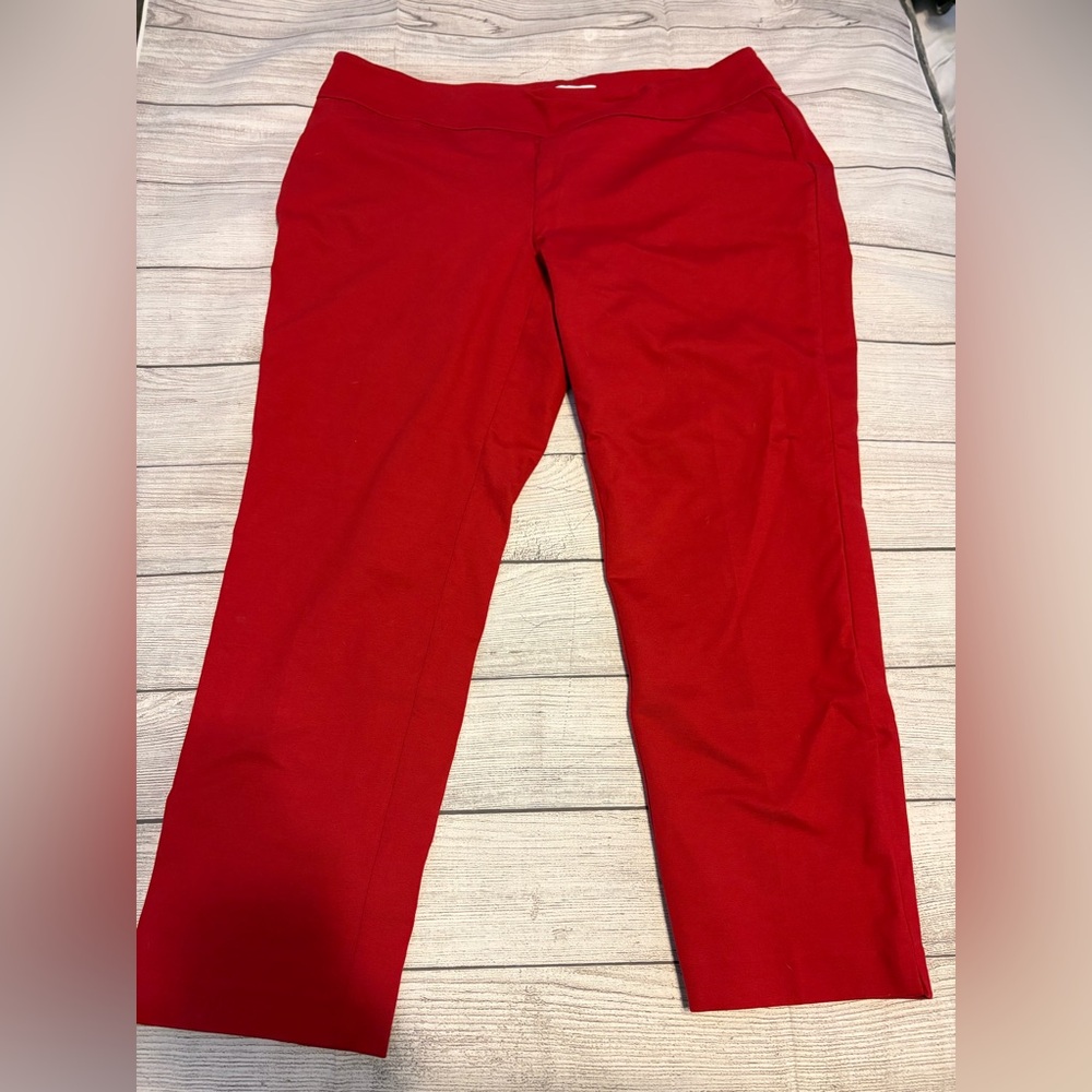 Women's Red Capri